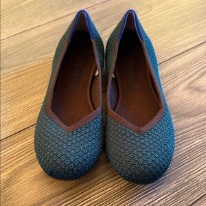 Rothy's green flats juniper green
Limited edition